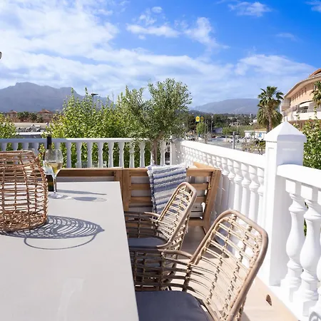 Lejlighed Casa Naru Albir, Duplex Met Ruim Terras En Buitenkeuken *